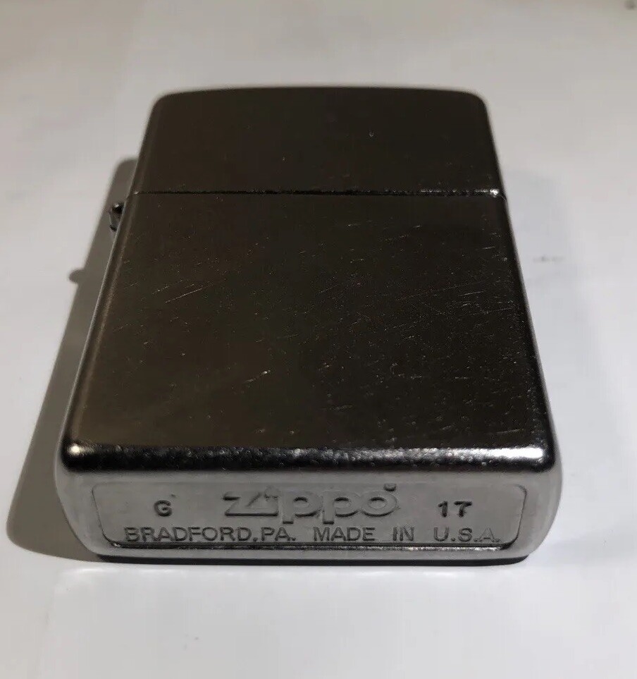 ZIPPO POLISHED CHROME LIGHTER