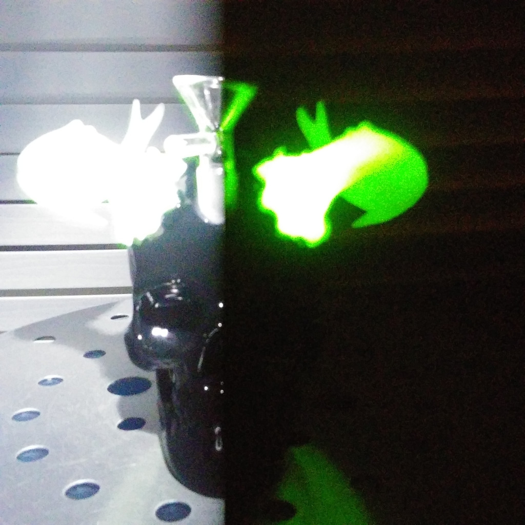 Skull Bong Bubbler – Glow in Dark Antlers – Deer King