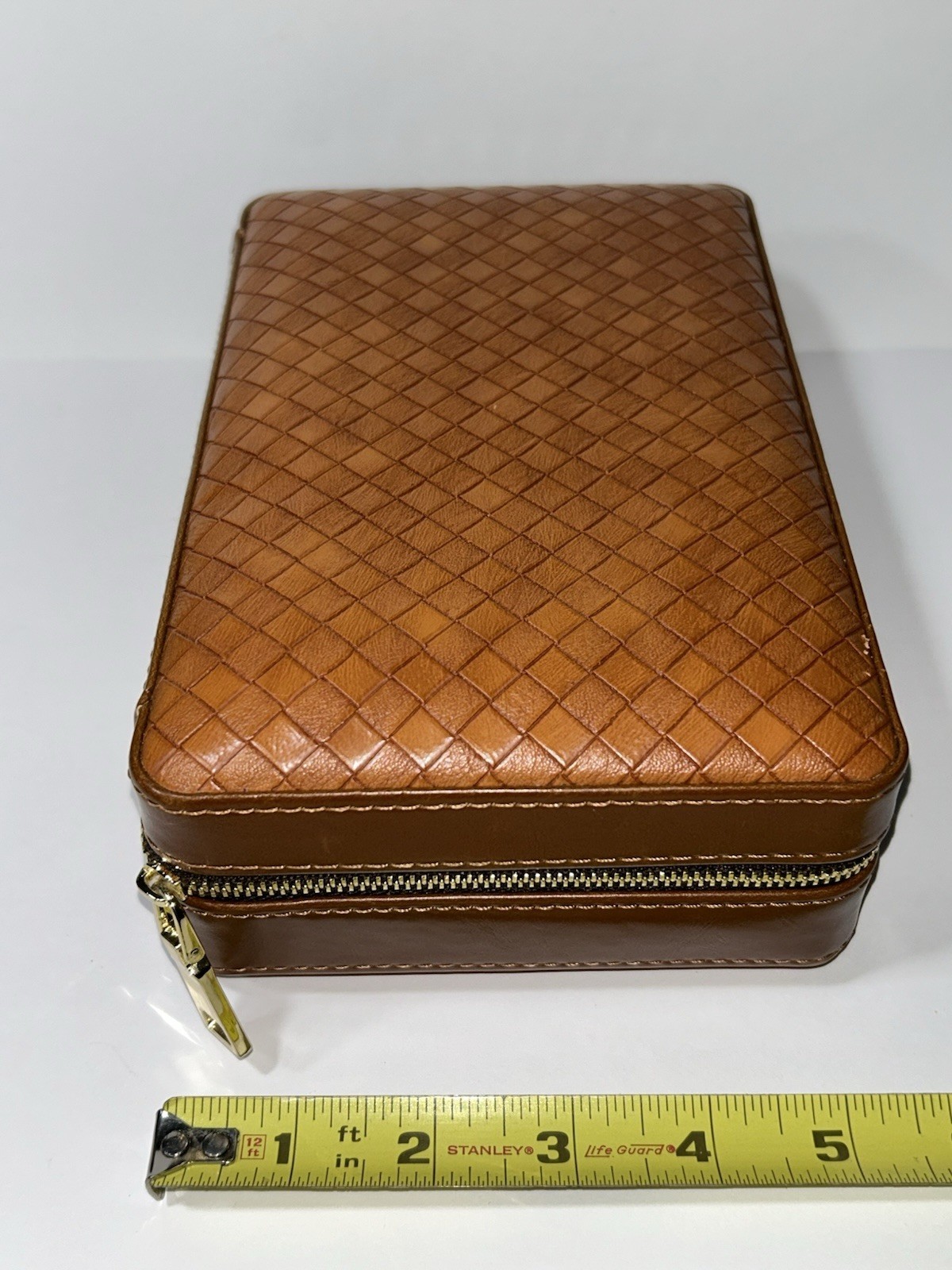 Padded Brown Faux Leather Cigar Humidor Case with Zipper Cedar Interior 4 Cigars