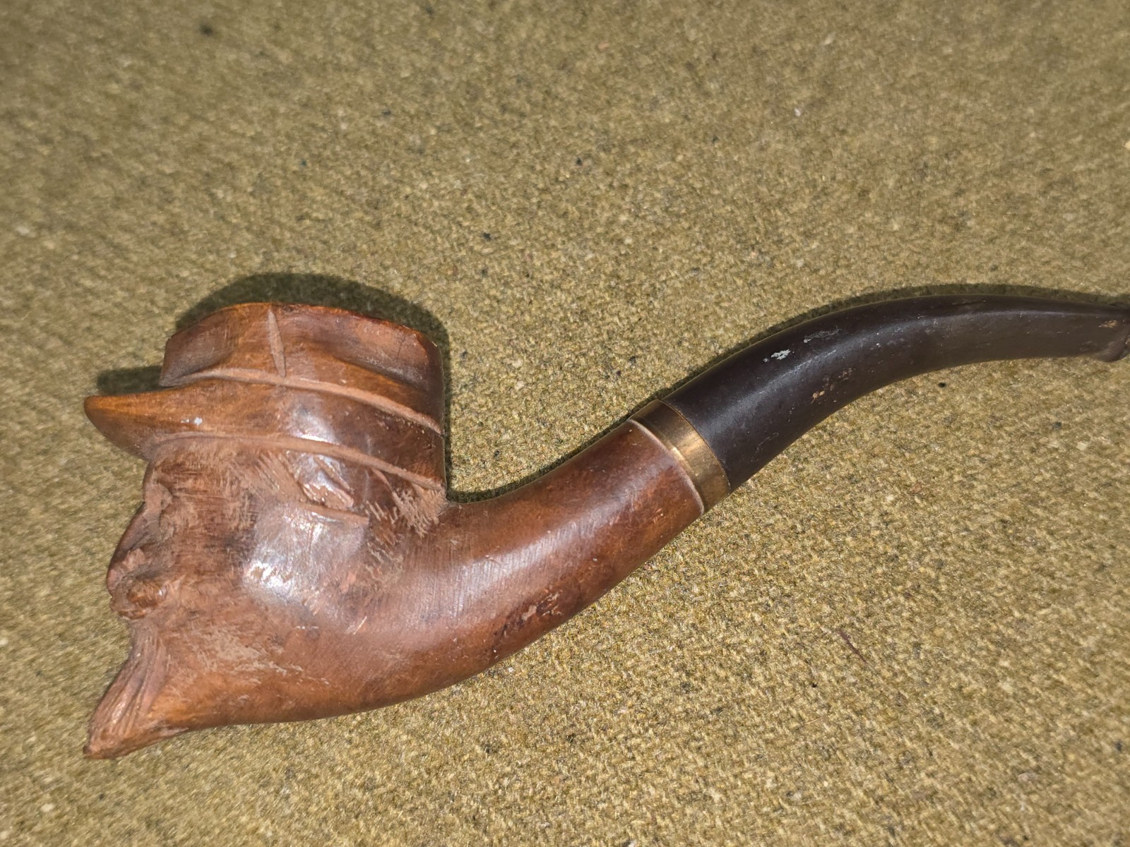 Vintage Hand Carved Pipe.