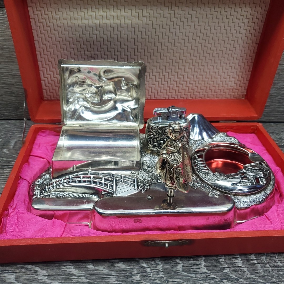 VTG Japanese Tabletop Smoking Set Ashtray Cigarette Box Lighter Music Box *READ*