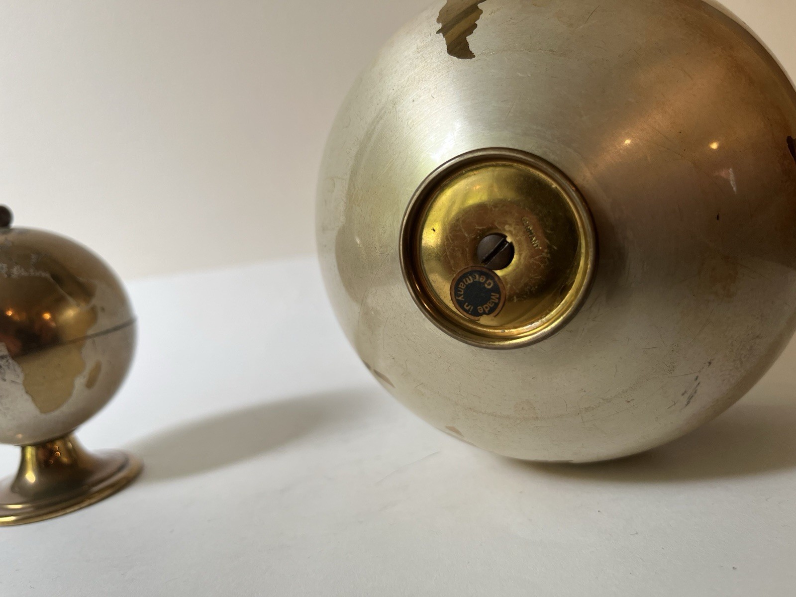 1950s/60s Globe Cigarette Dispenser With Matching lighter