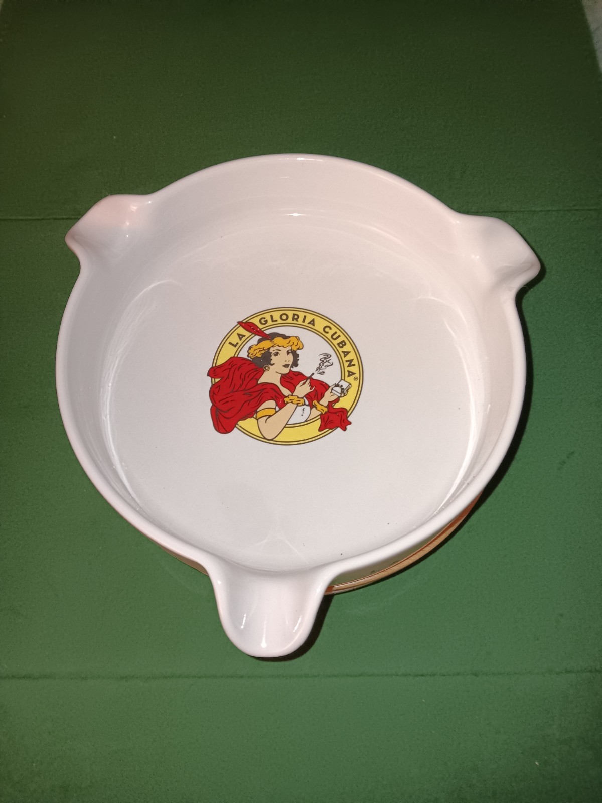 Large 8” La Gloria Cubana Ceramic Cigar Ashtray & Wooden Cover