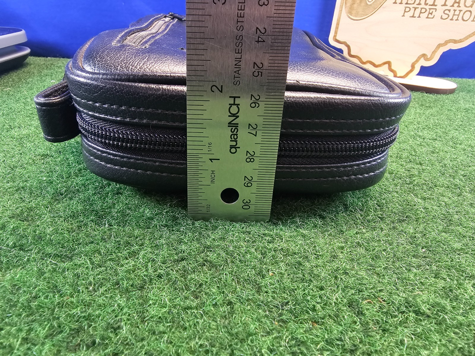 Black Leather Zippered 5-pipe Plus Accessories Travel Bag/Case, Pre-owned
