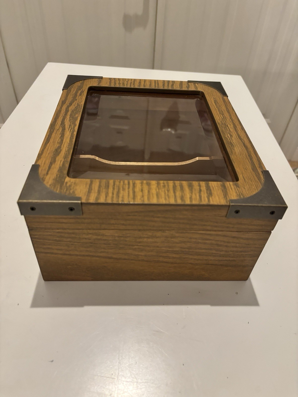 Desktop Humidor, Capri Elegant, Tempered Glasstop, Cedar Spanish Divider, Brass