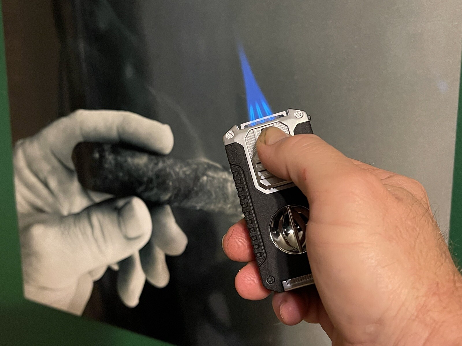 Cigar Lighter, Torch Lighter With V Cutter, Refillable Butane Black/Silver