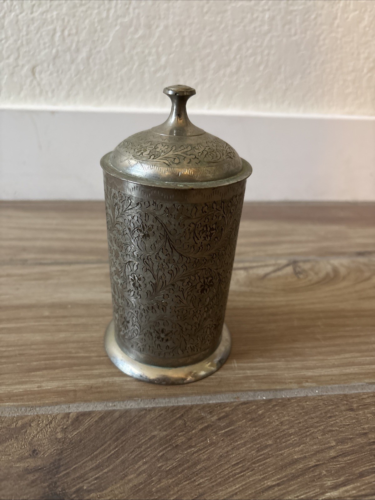 World Gift ZY India Silver Cup Etched Design 6″