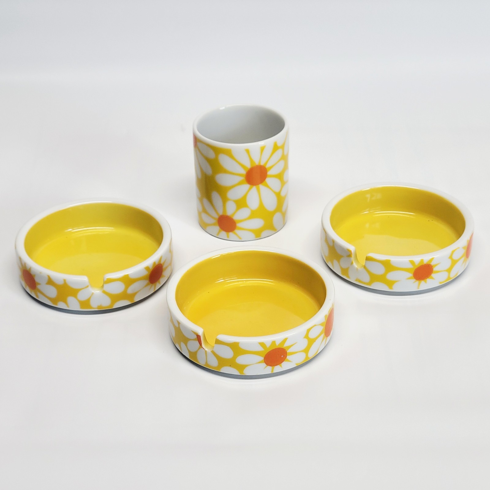 Vintage Retro Hippie 70s Japan Print Yellow Daisy Ceramic Ashtray Set Collection