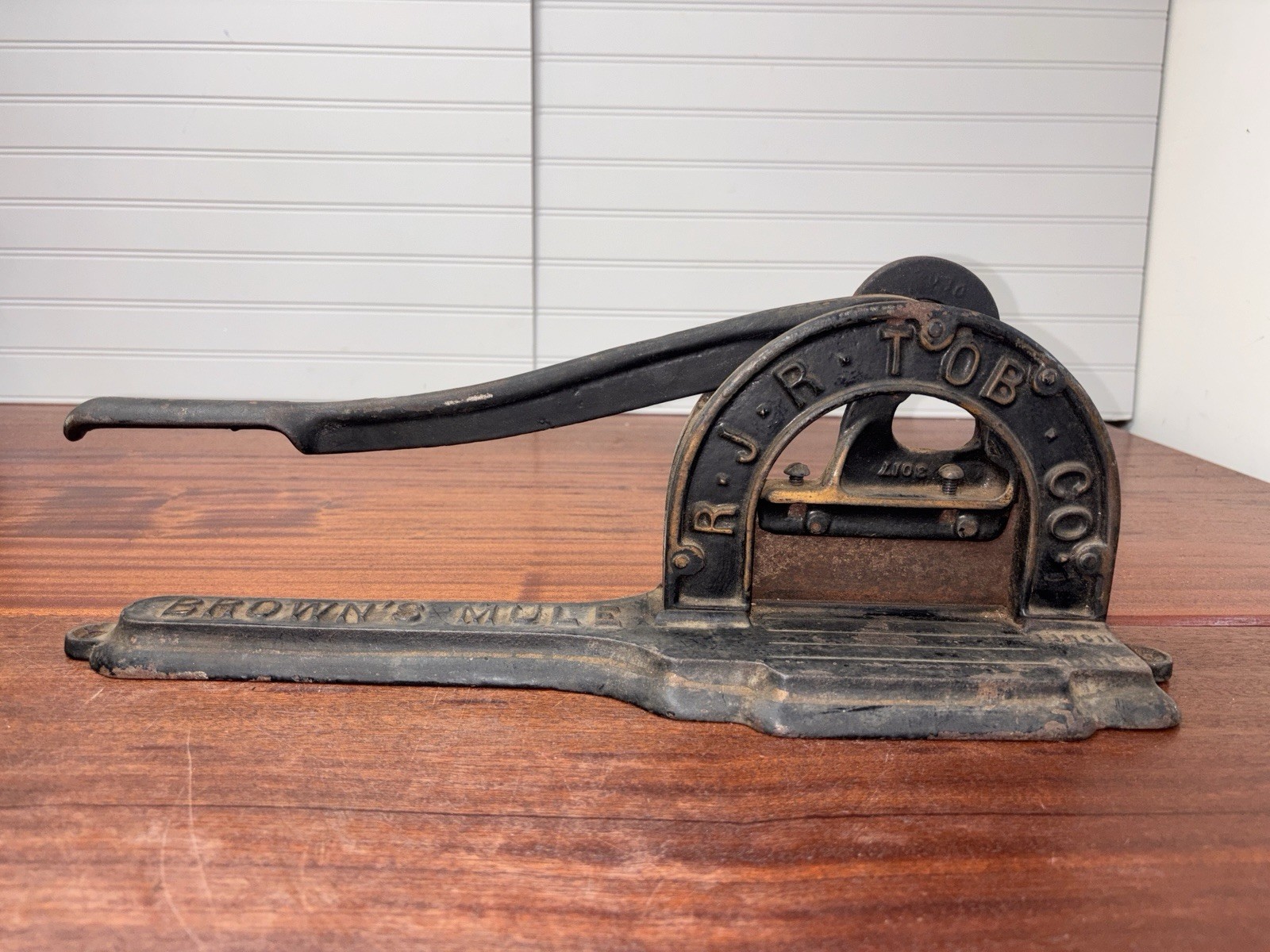 Brown Mule R.J Reynolds Tob Co Chewing Tobacco Plug Cast Iron Cutter Choppers