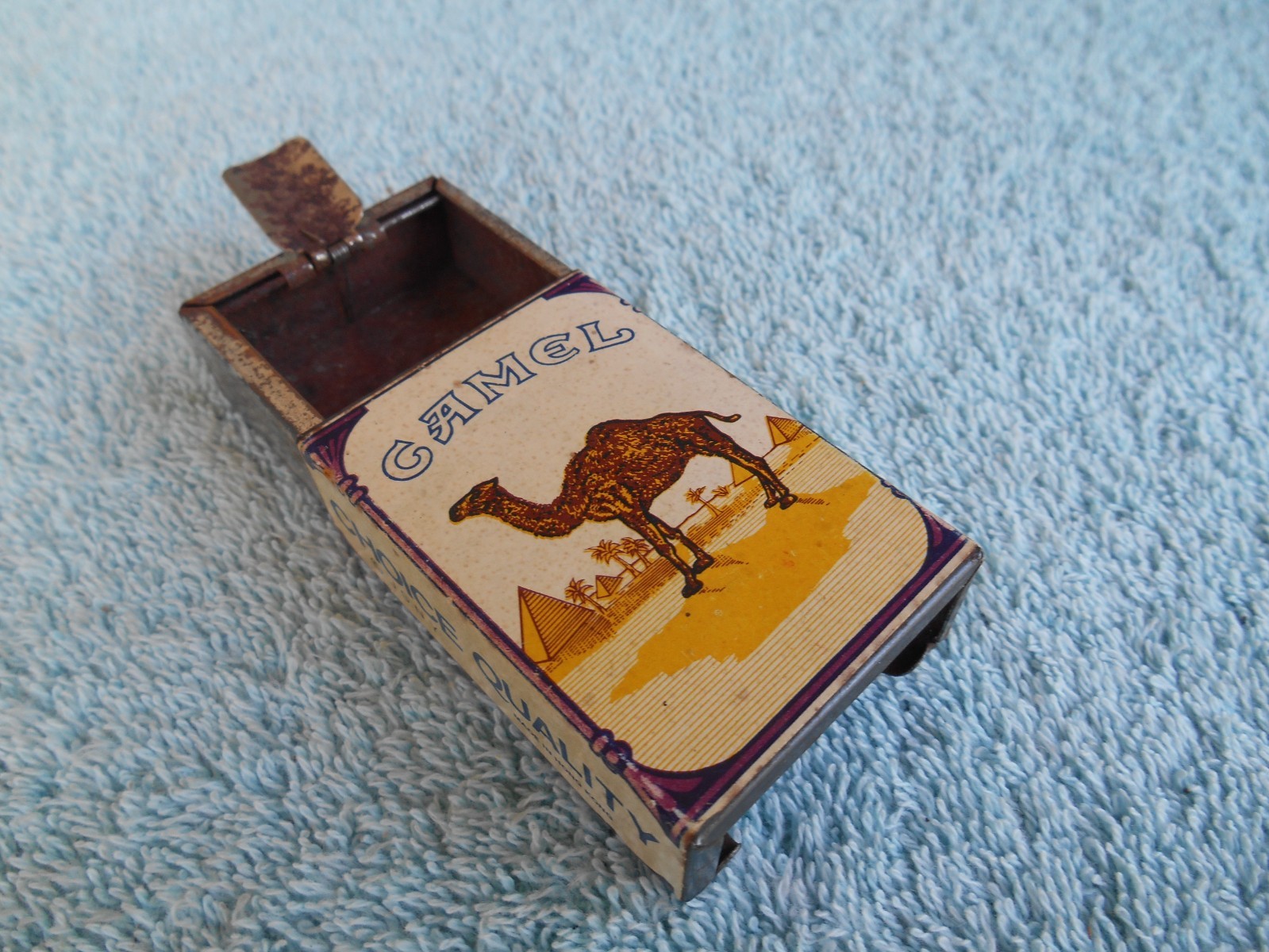 Vintage CAMEL CHOICE QUALITY METAL Pocket Travel Ashtray.