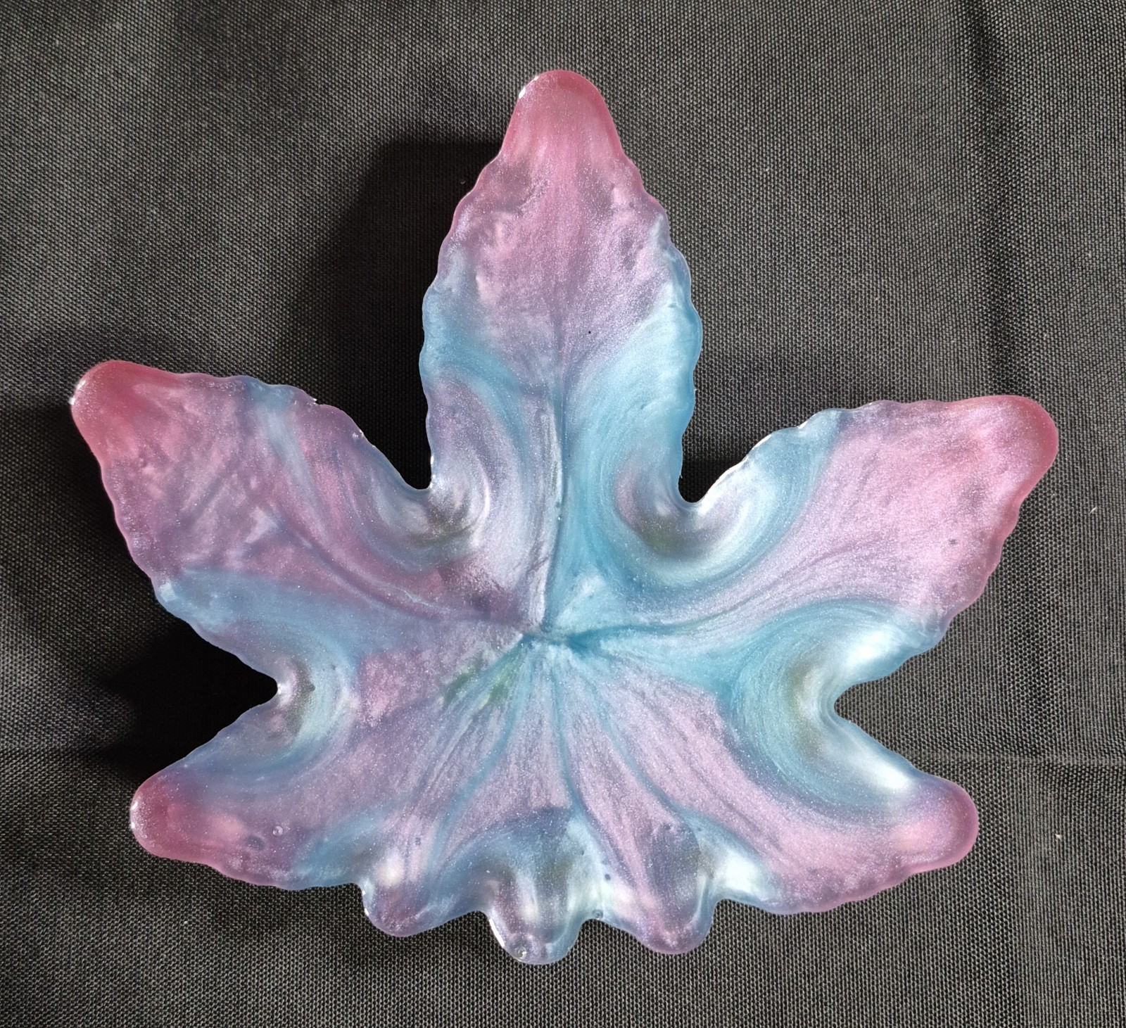Homemade Marijuana Leaf Ashtray Epoxy Resin Multicolored Home Decor