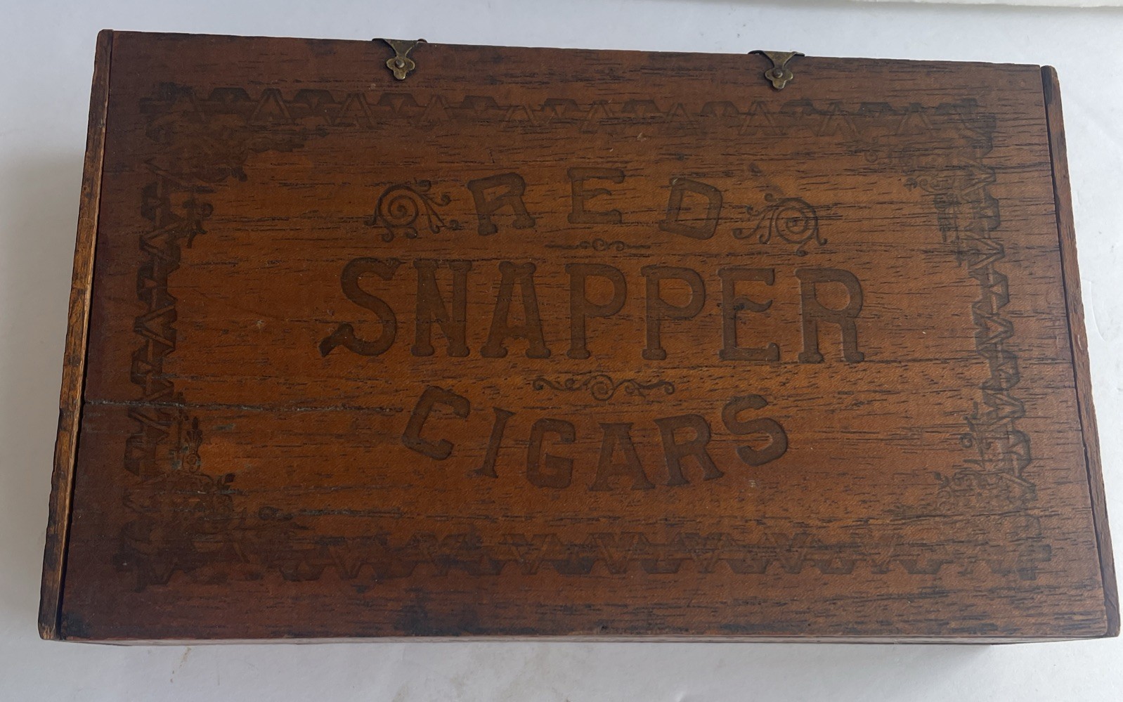 Rare Vintage RED SNAPPER Hinged Wood Cigar Box- Great FISH Graphic