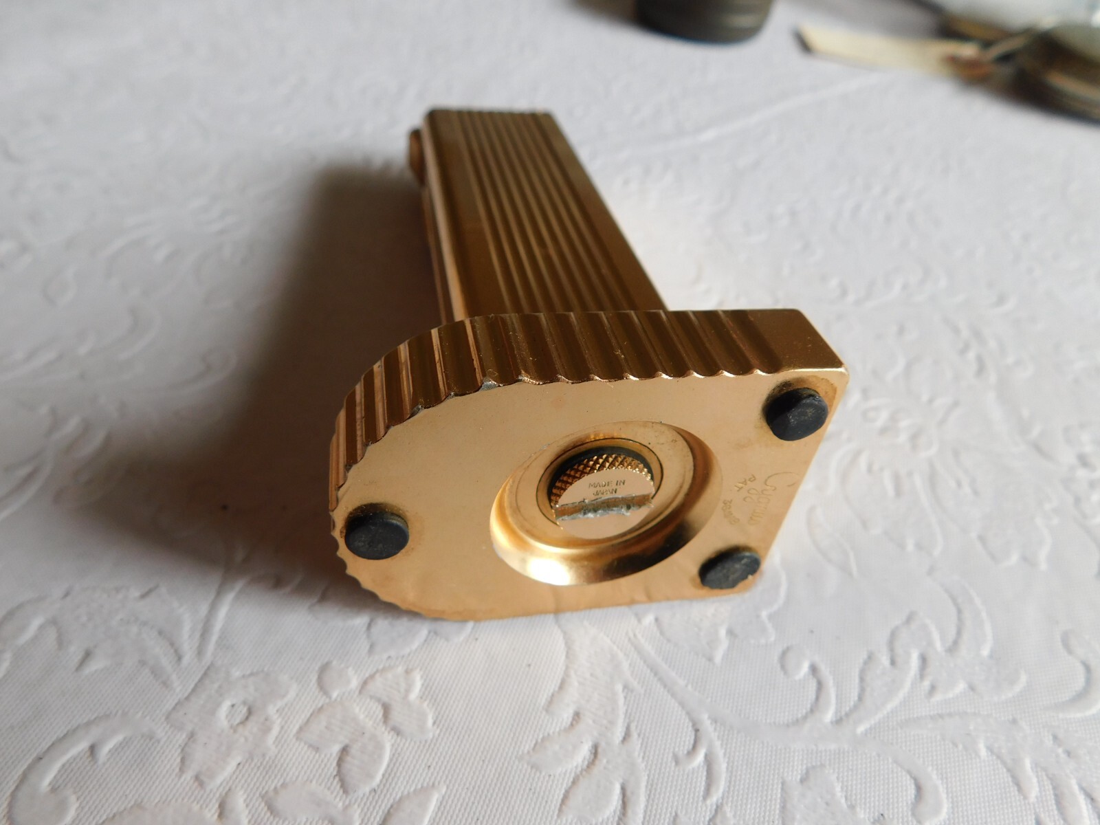 VINTAGE ART DECO 4 1/4″ TABLE LIFT ARM LIGHTER CYGNUS JAPAN CHAMPAGNE GOLD !