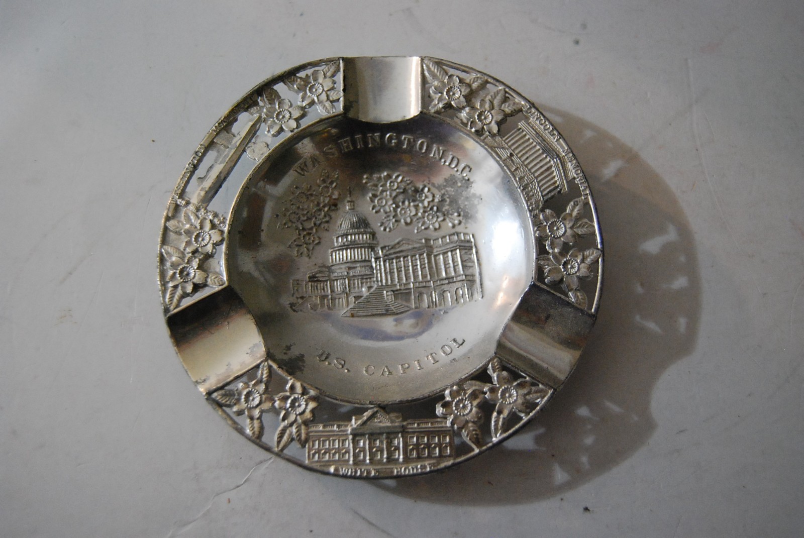 Vintage U.S. Capitol Building Washington D.C. Metal Ashtray Japan Silberne
