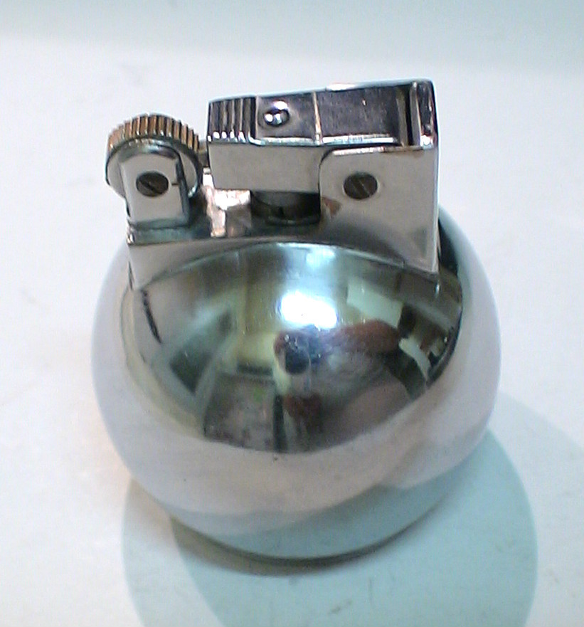 BRIQUET * the Ball by DANDY * Automatic Lighter Feuerzung Accendino no thorens