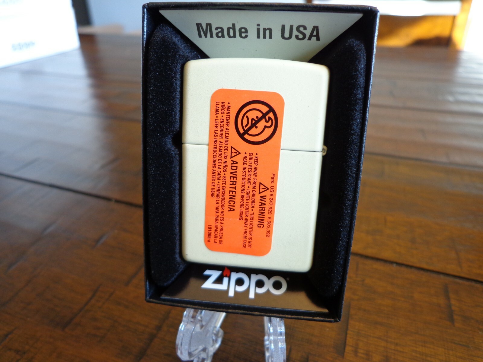 POW ! ZIPPO COMICS CREAM MATTE ZIPPO LIGHTER MINT IN BOX