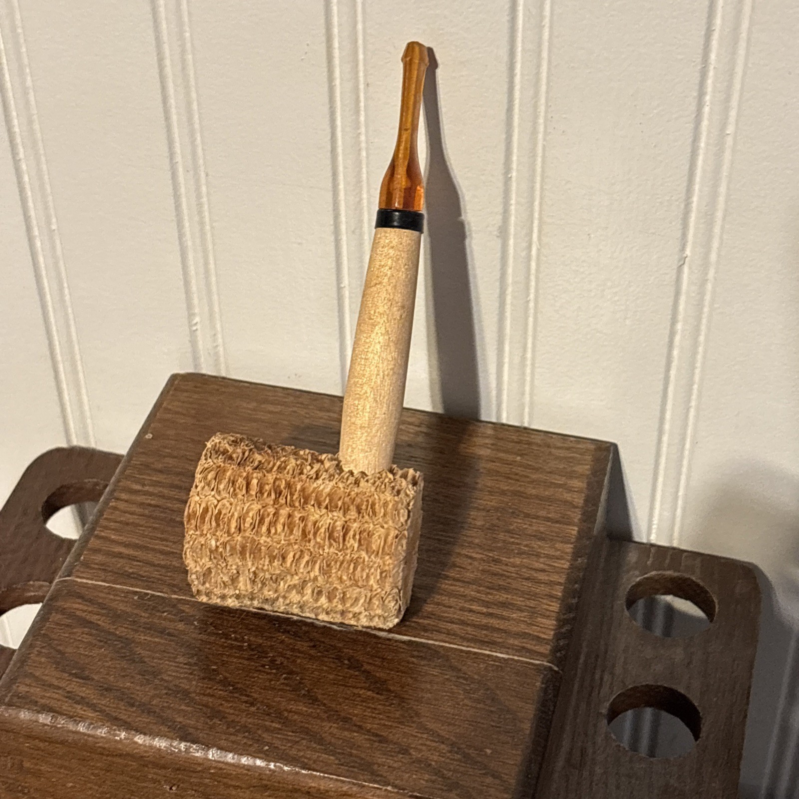 LOT 6 VINTAGE BRIAR PIPES & CORN COB PIPE AND WOODEN STAND SMOKING PIPES ESTATE