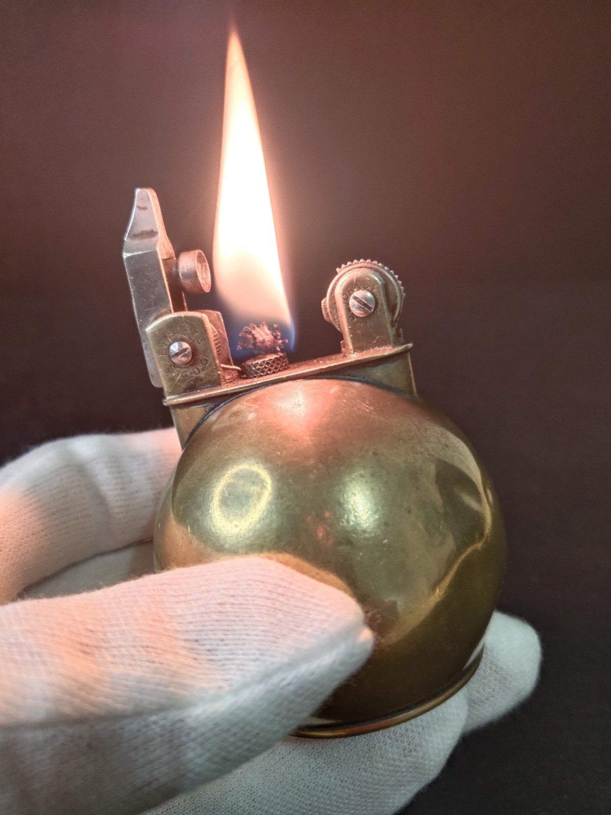 Dandy Studio semi-automatic French petrol table lighter.Labat & Cannac.