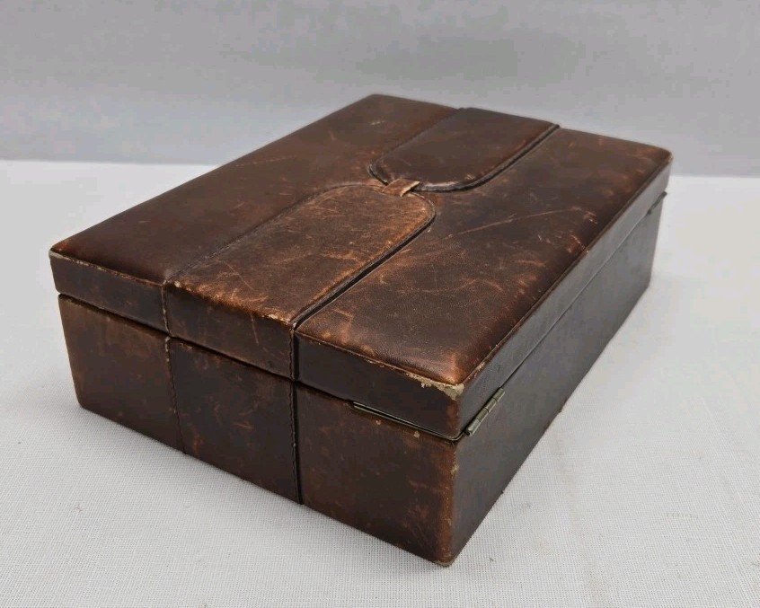 Vintage Walnut Cigar Humidor Made In Spain Beautiful Leather 11 by 8.5 inch