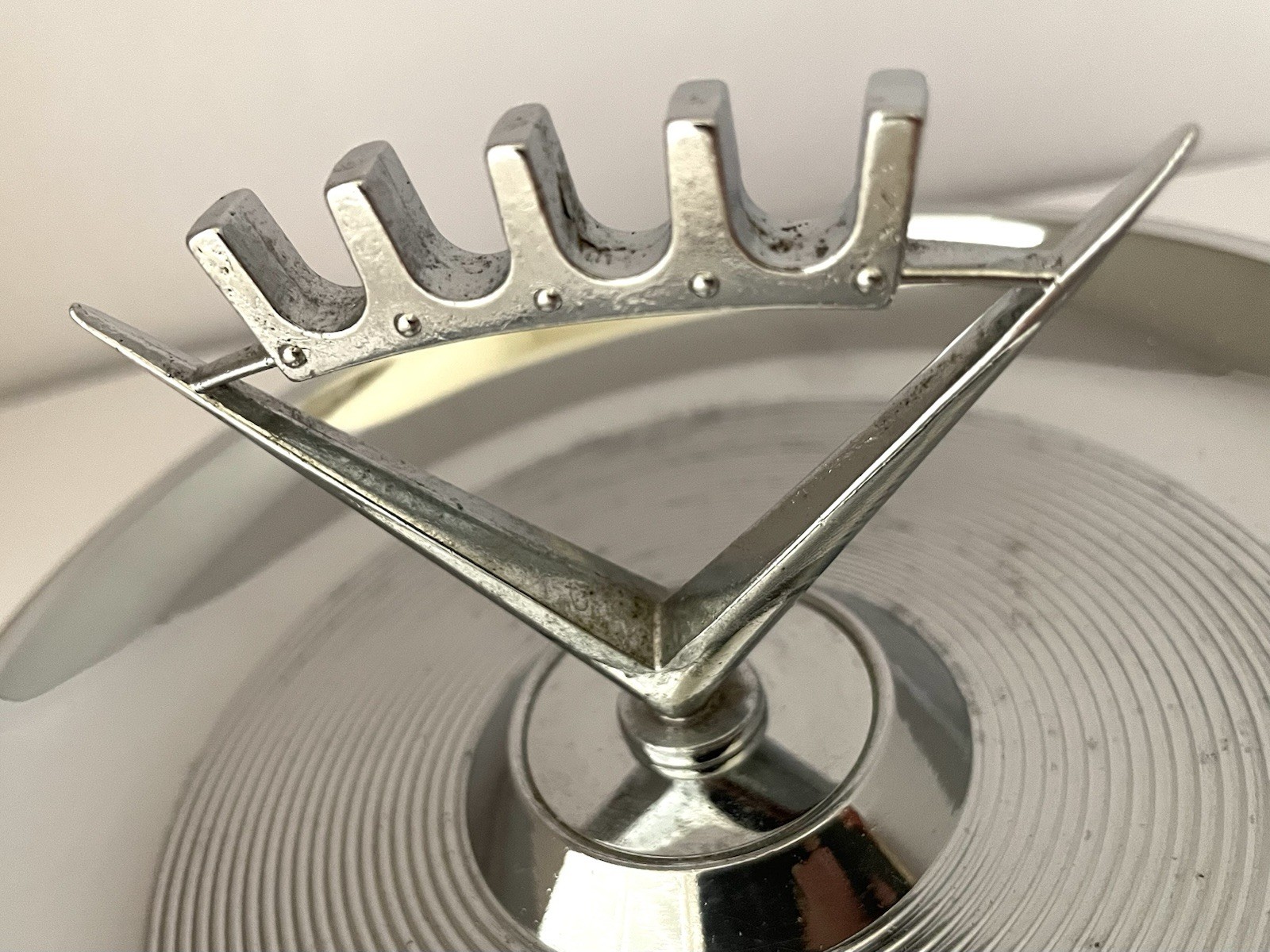 Vtg Art Deco Chrome Pincherette Ashtray Hamilton Products CADILLAC ? Crown USA