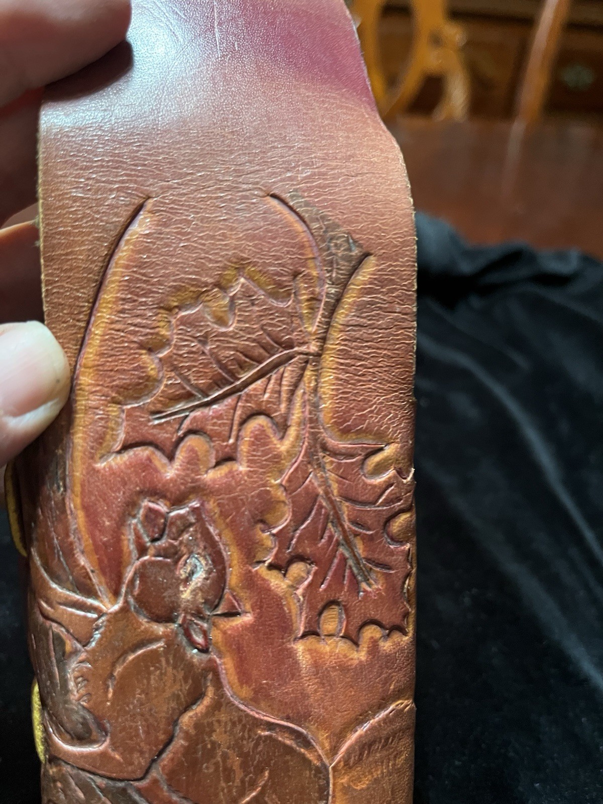 VTG Hand-tooled Leather Cigarette Case Holder with A Cougar Scene Tan Brown Gold