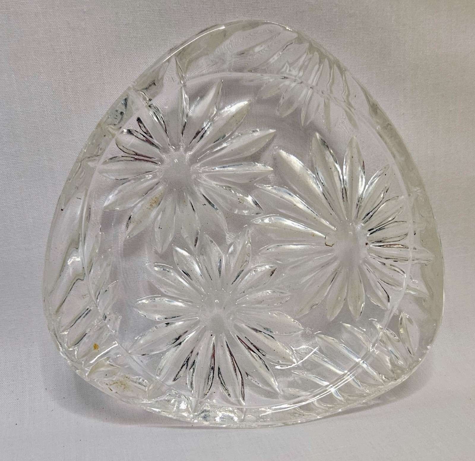 Vintage Daisy Flower Small Clear Glass Ashtray 4″ Pressed Glass Triangular