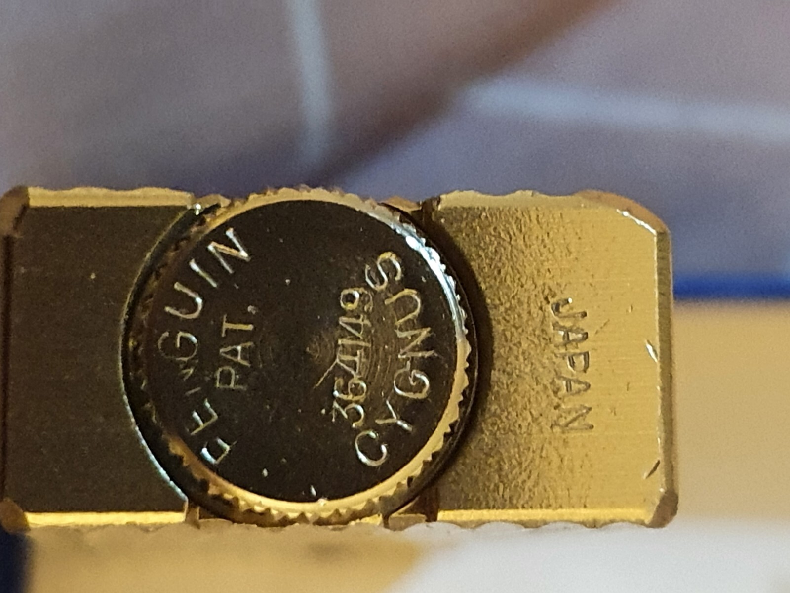 Penguin Cygnus lighter NOS Never Struck (CALTEX)