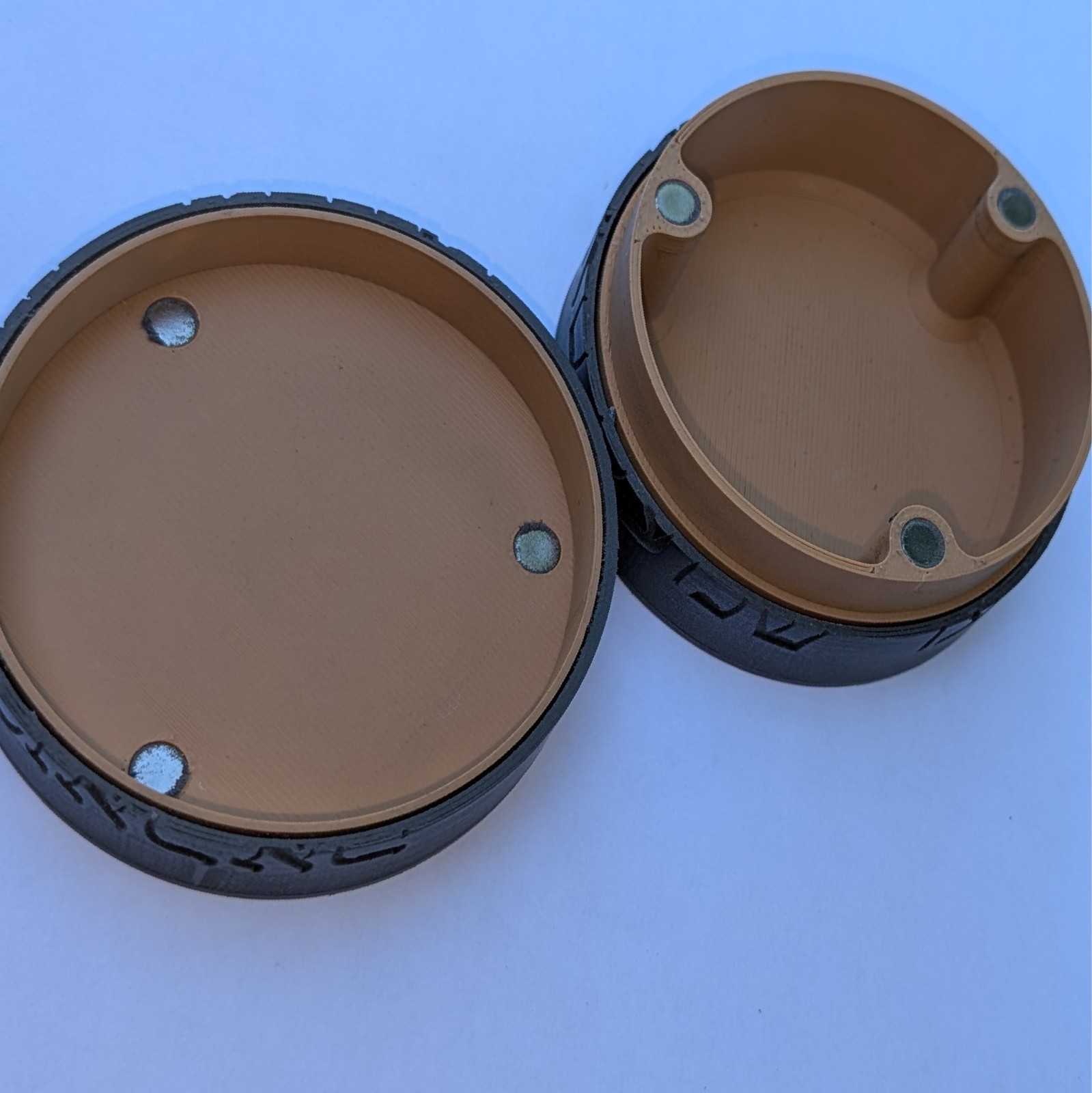 CUSTOMIZABLE Steel/Brass Magnetic Snuff, Snus Can – Jerusalem Pomagranate