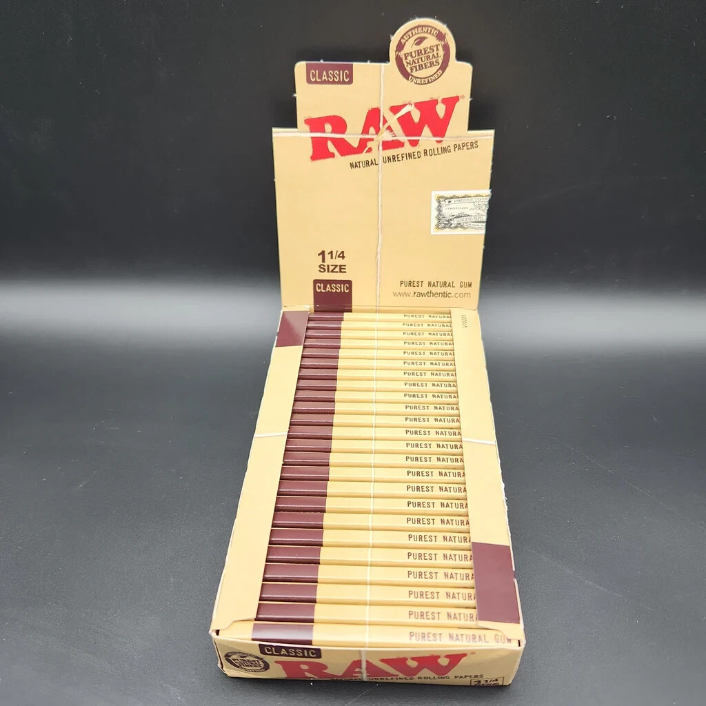 🍃😎🍃 24 X 1 1/4 RAW CLASSIC NATURAL UNREFINED ROLLING PAPERS🍃😎🍃