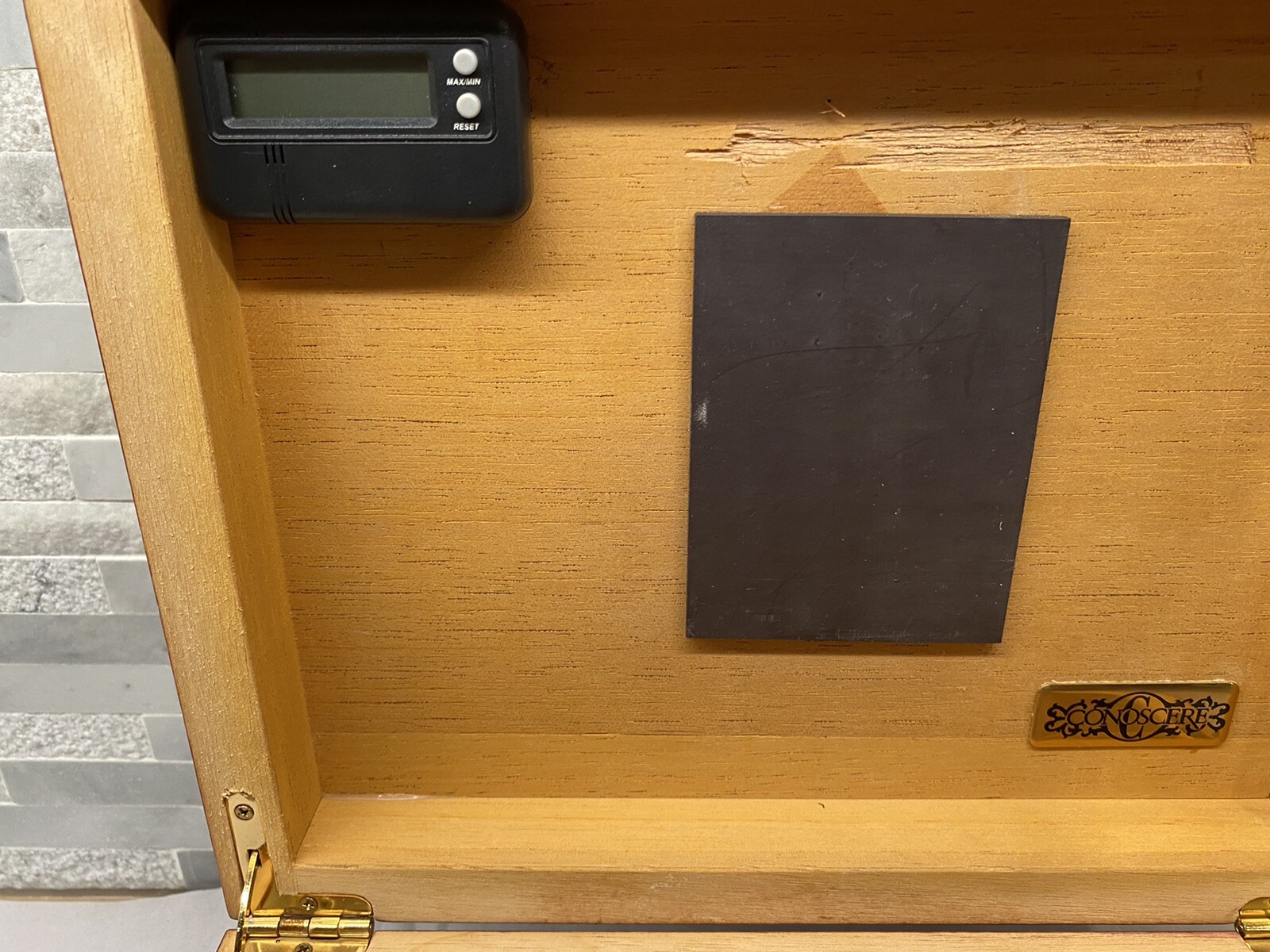 CONOSCERE WOOD HUMIDOR WITH SPANISH CEDAR LINING