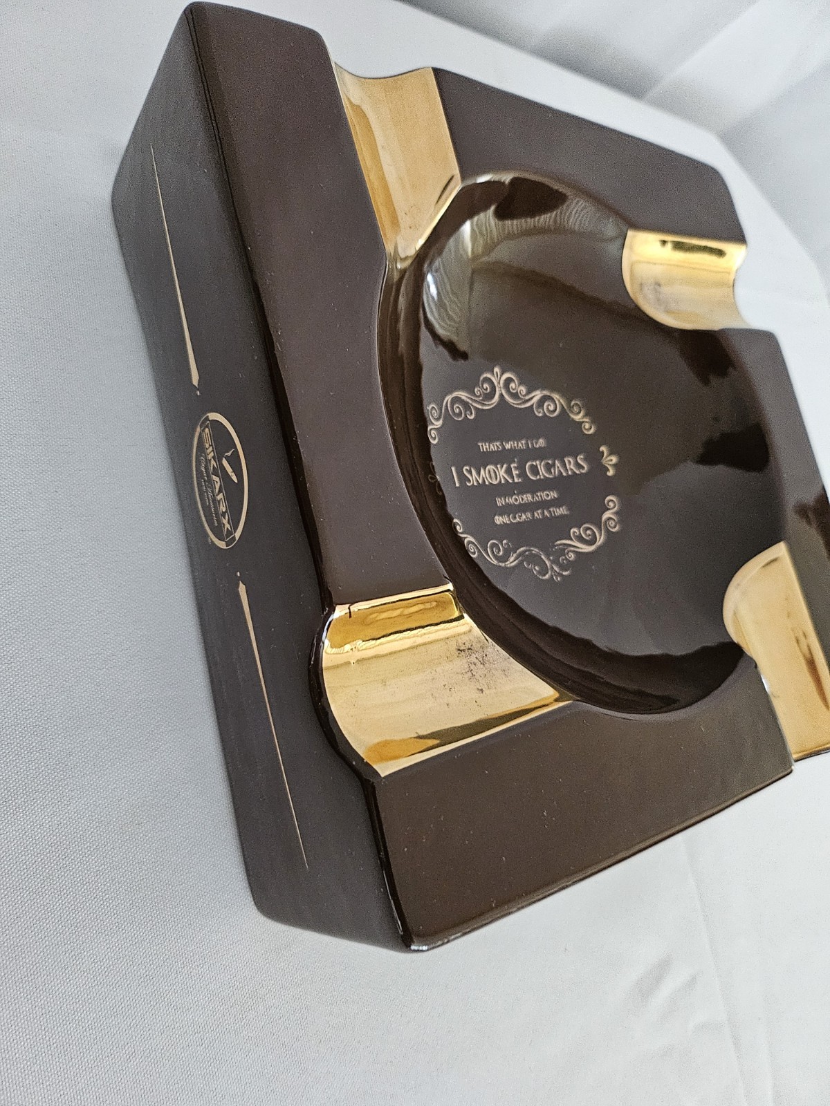 Sikarx New York Large Cigars Ceramic Ashtray 4 Cigar rests Brown & Gold