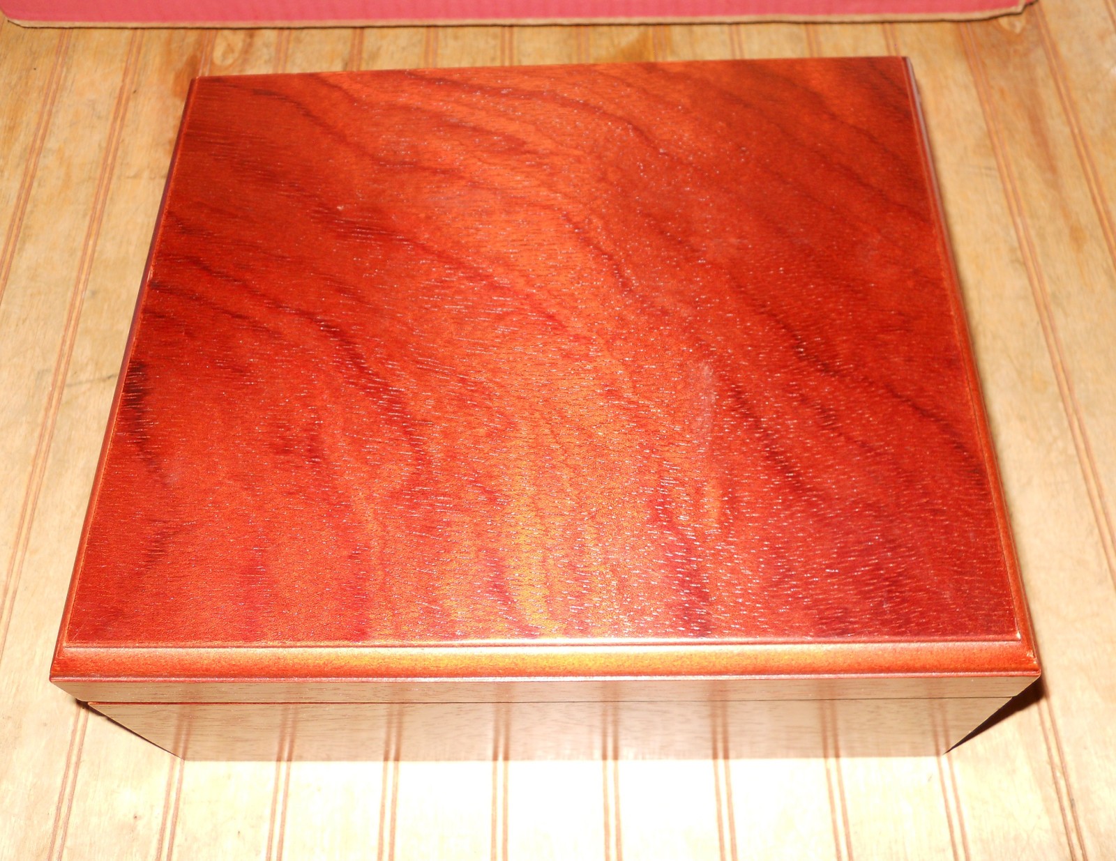 Wooden Cedar Cigar lined Humidor w/ Hygrometer and Humidifier Cherry Color