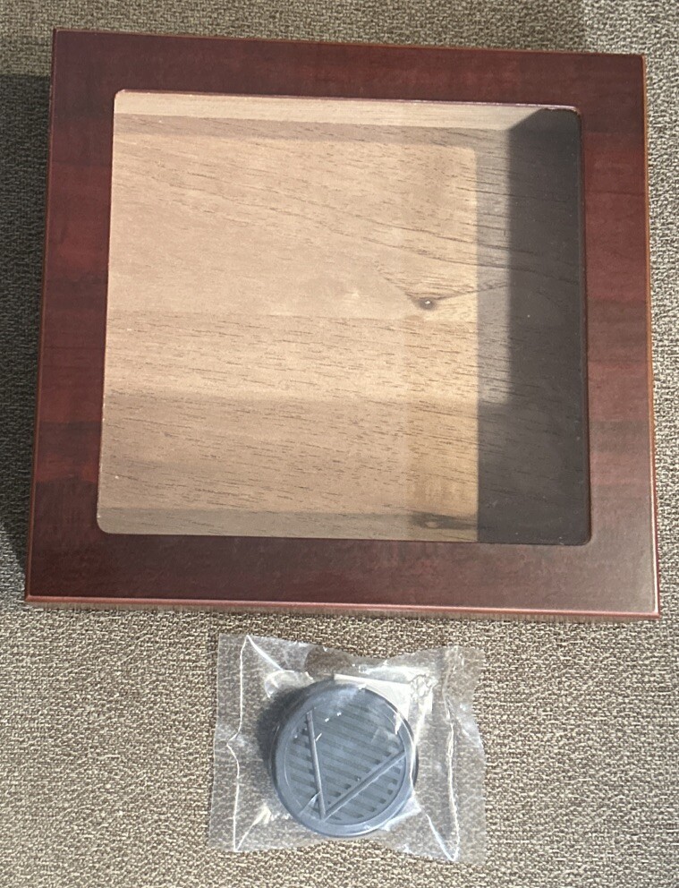 Prestige Import Group Chateau Glasstop Cherry Wood Humidor Holds 20 Cigars NOS