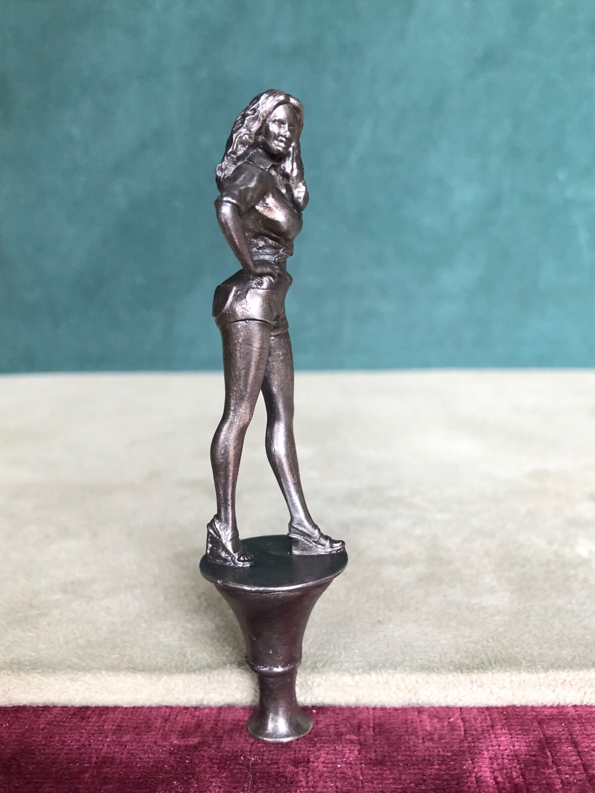 Catherine Bach As Daisy Duke Pipe Tamper , Solid Fine Pewter