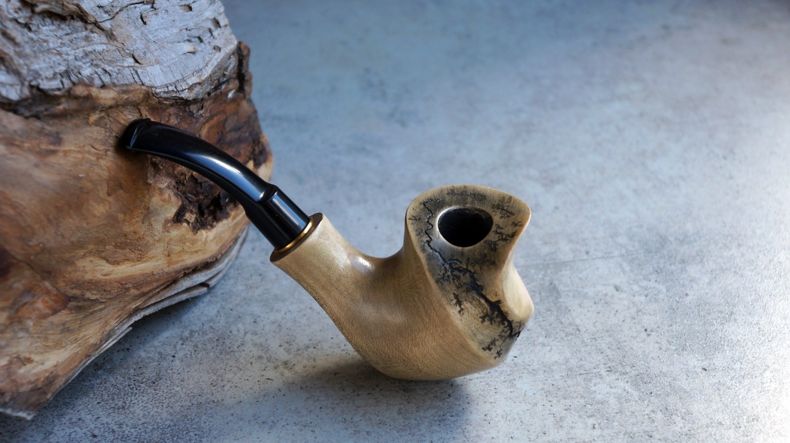Handcrafted Wooden Tobacco Pipe with Lightning Pattern, Pear Wood Smoking Pipe