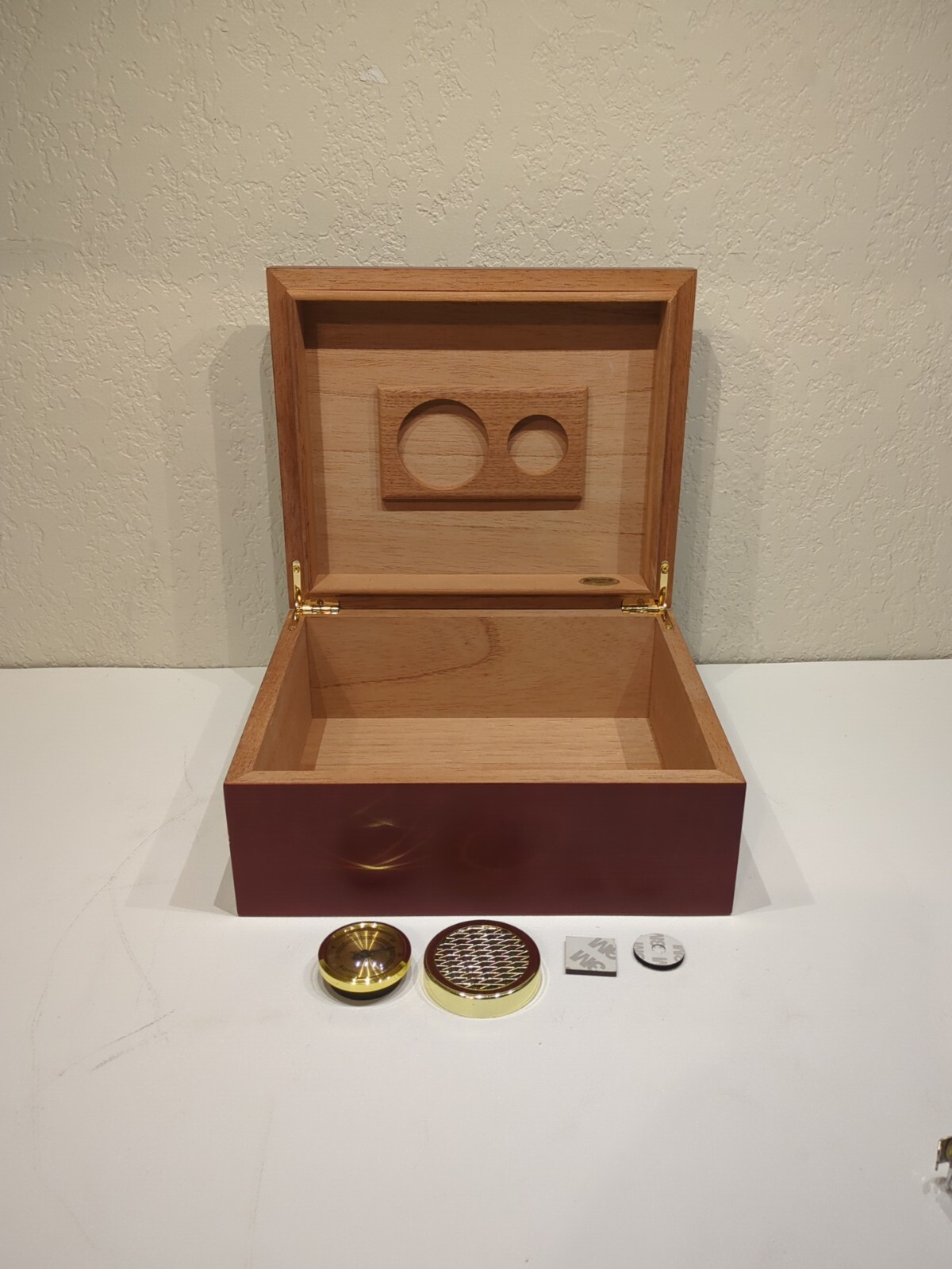 Cuban Crafters Cigar Humidor & Supplies ~ Natural Wood Grain