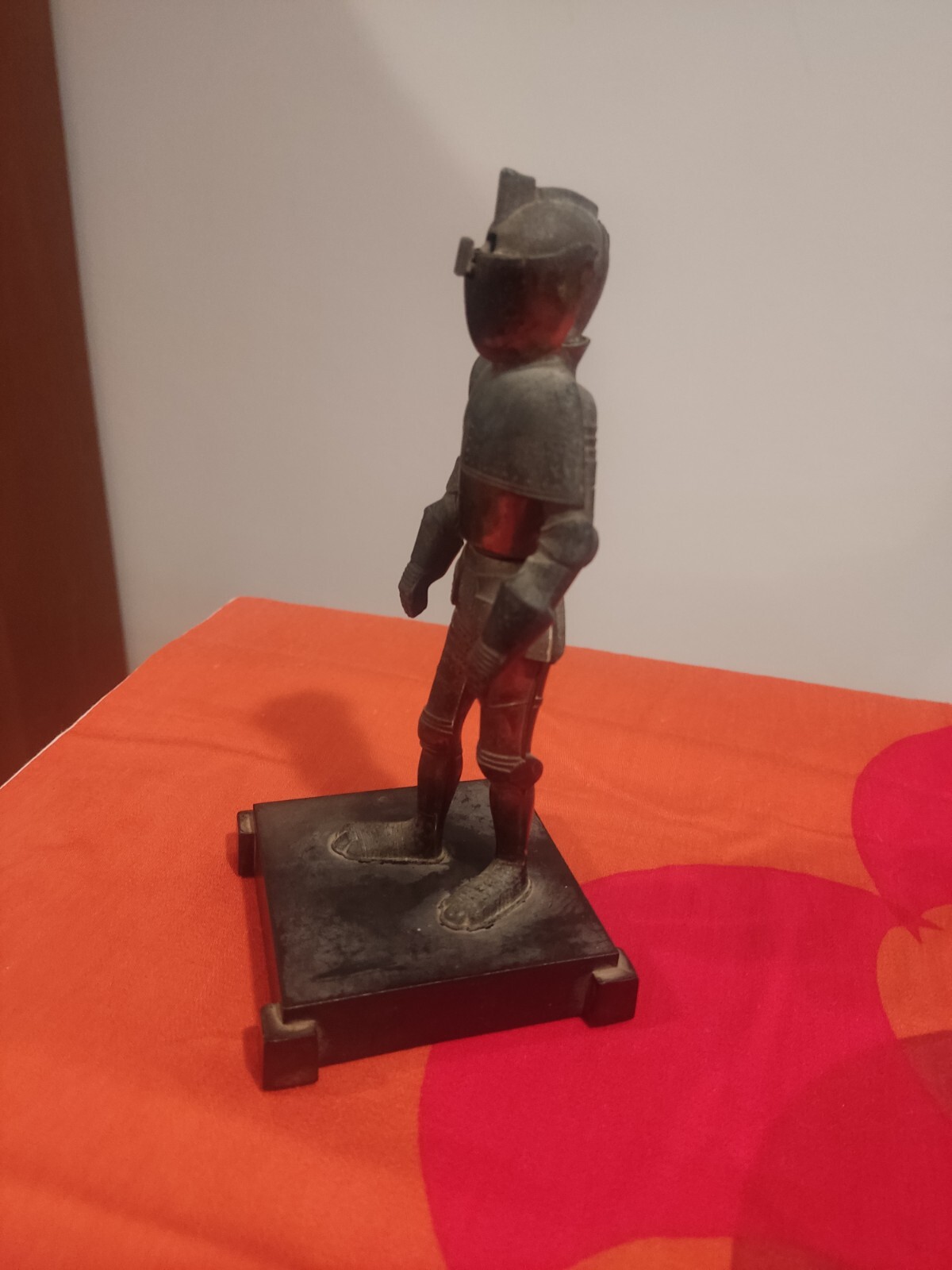 Vintage Weltzunder German Knight in Armor Shield Table Lighter Untested Used