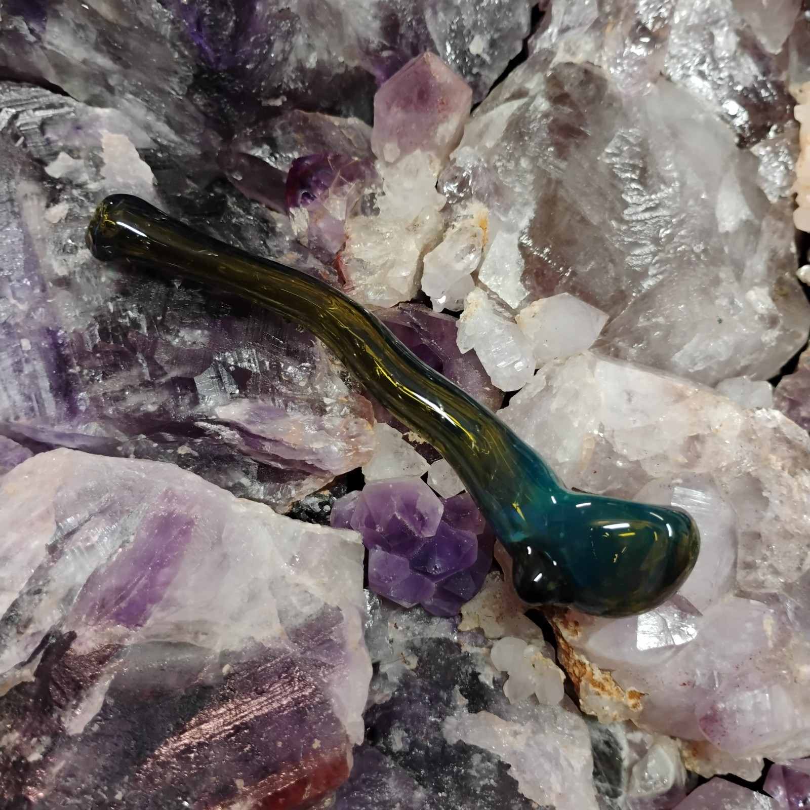 Dragon’s Eye Green and Silver Fume Glass Sherlock Short Gandalf Pipe