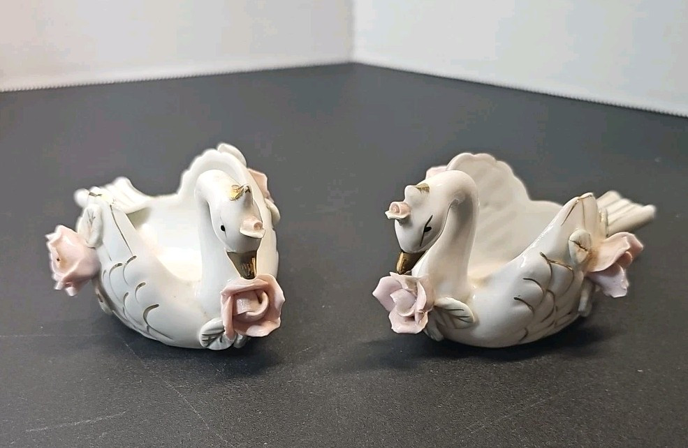 Vintage Swan Trinket Dish Or Personal Ashtrays Made In Japan Set of 2