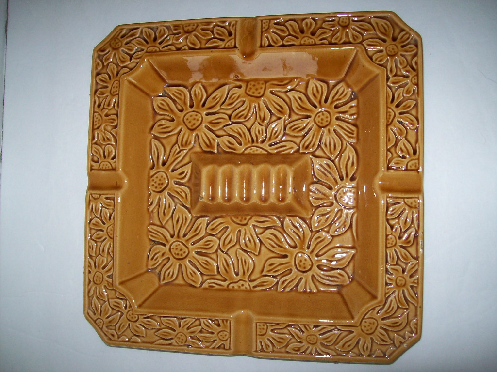 Vintage JAPAN Daisy Flower Large Square Brown 1970’s Ashtray VERY Good condition