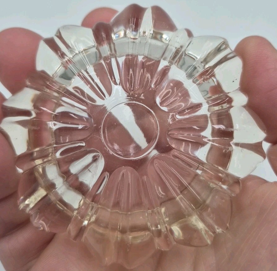 Vintage Yellow Depression 4″ Glass Ashtray Flower Shaped Daisy Floral Ash Tray
