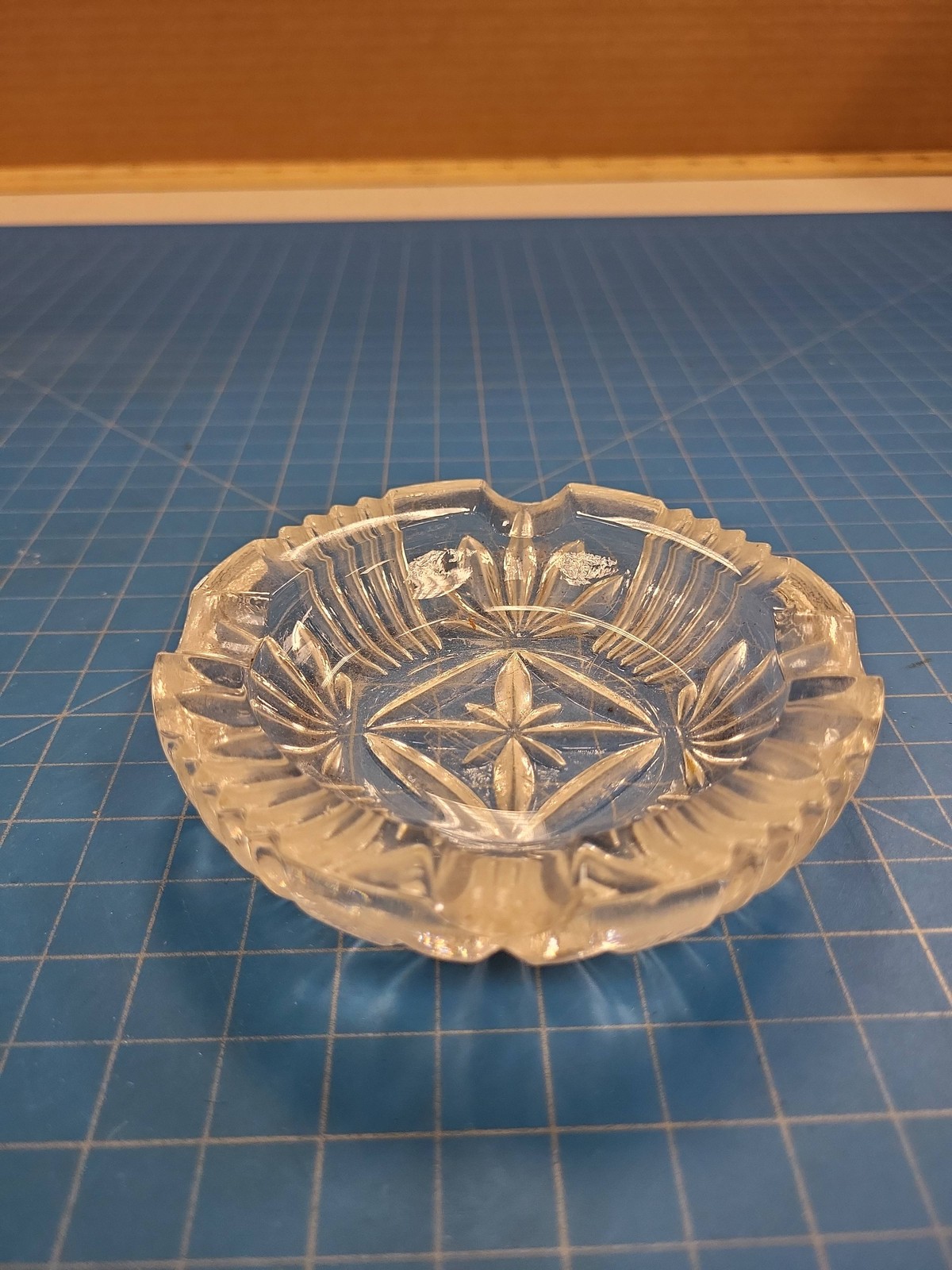 Clear Glass Ashtray Vintage Style Starburst Design Retro Decor 4 Inch Round