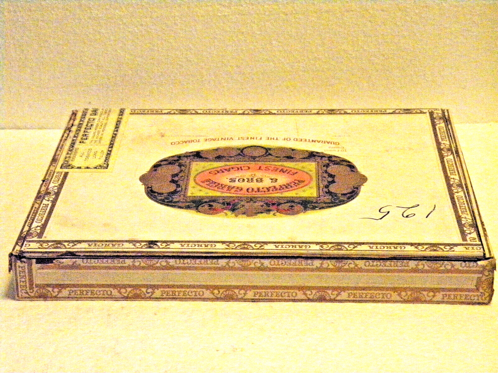 Vintage Perfecto Garcia & Bros Cigar Box Tampa Fl 10.5″L x 8’W, 10 GLASS 8″TUBES