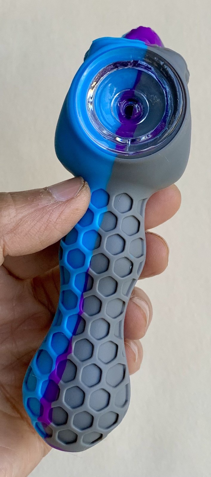 4.5 inch Skull Head Silicone Tobacco Smoking Hand Pipe-Carb hole on right side