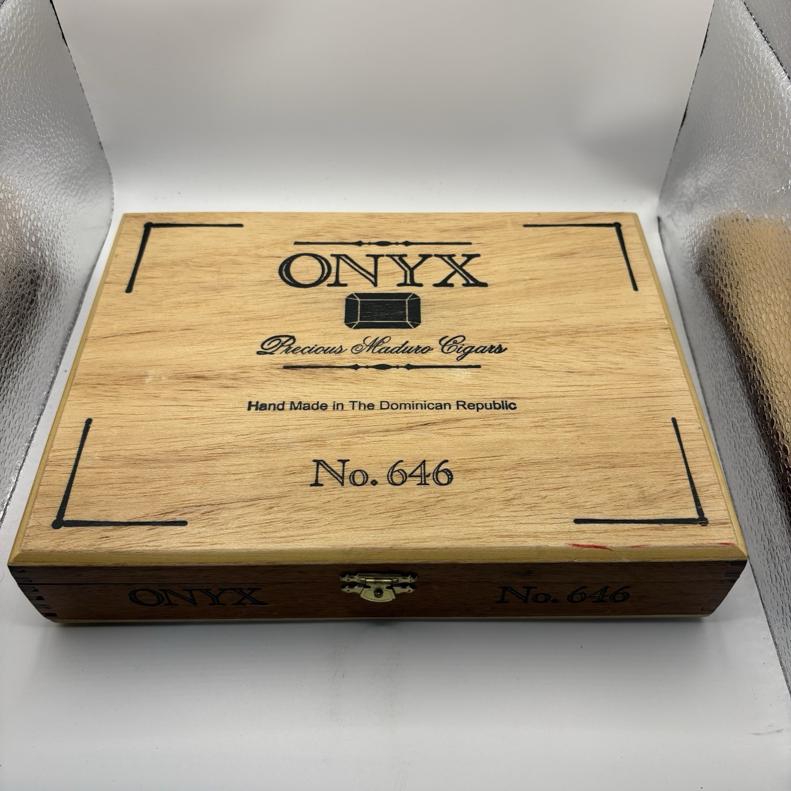 Onyx No. 646 Vintage Empty Cigar Wood Box Dominican Republic Dovetail Wooden