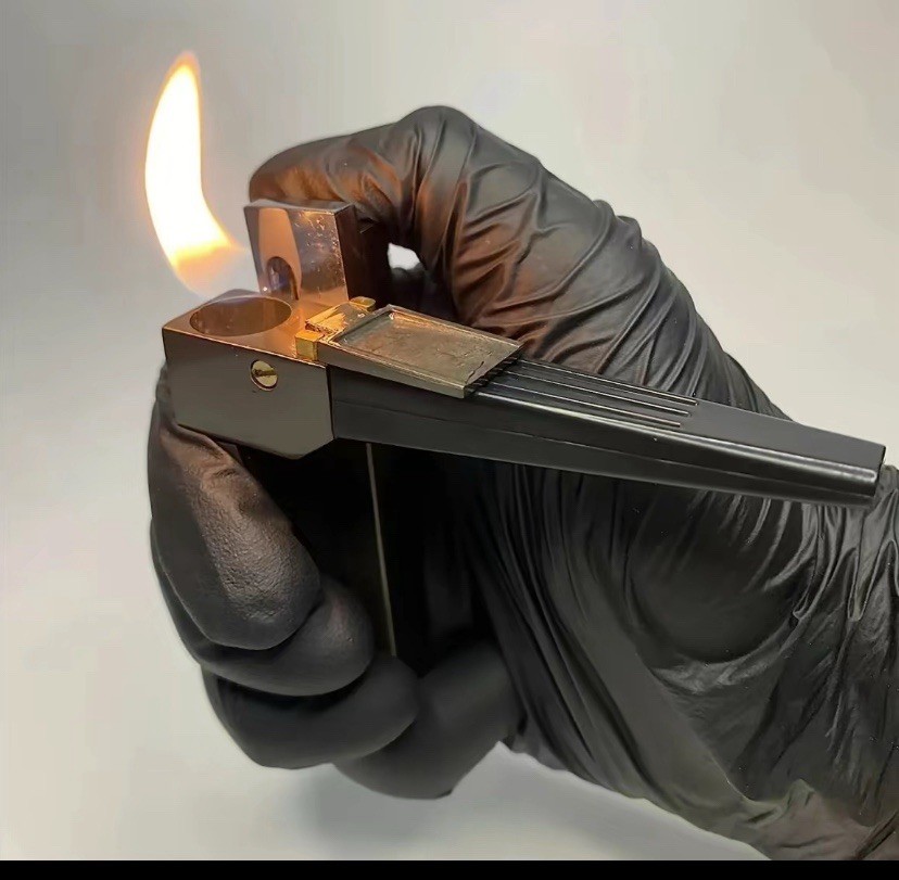 Foldable Metal Lighter Pipe Combination Portable Smoking Lighter 2 in 1 Silver