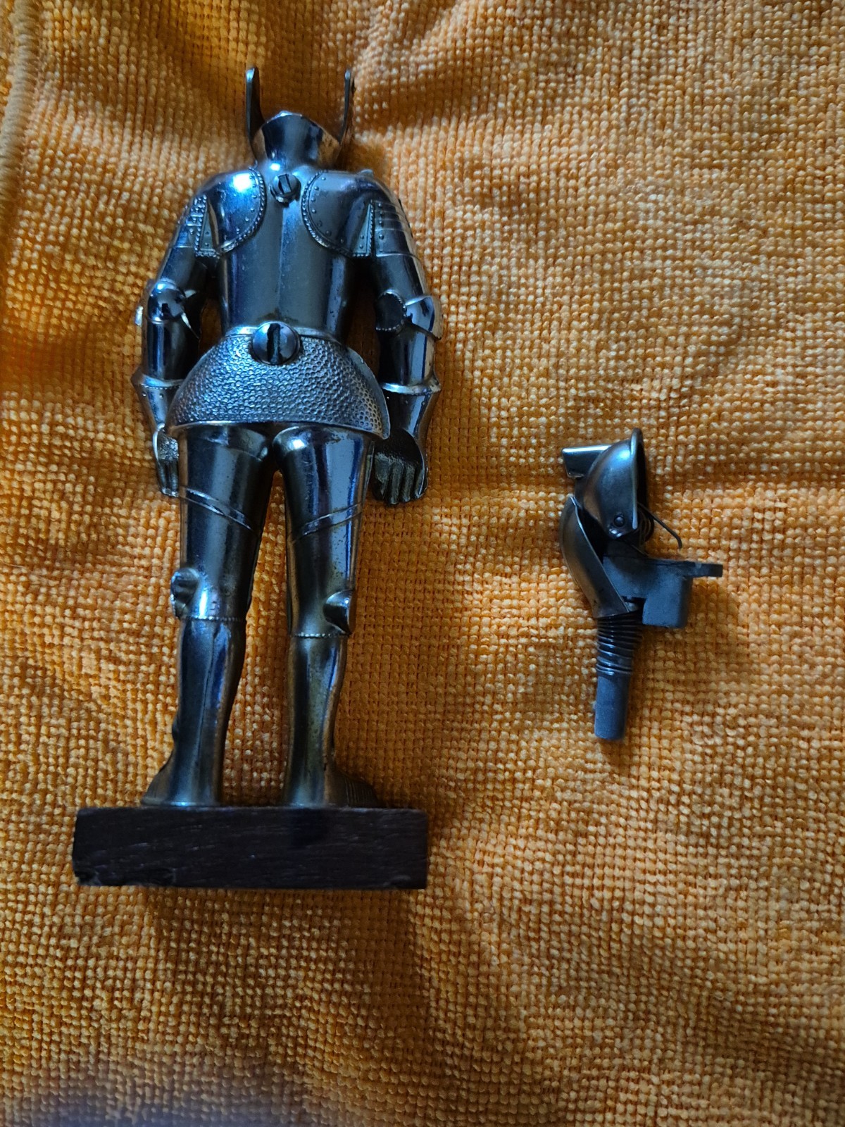 chrome knight table lighter X2 One Good For Parts.