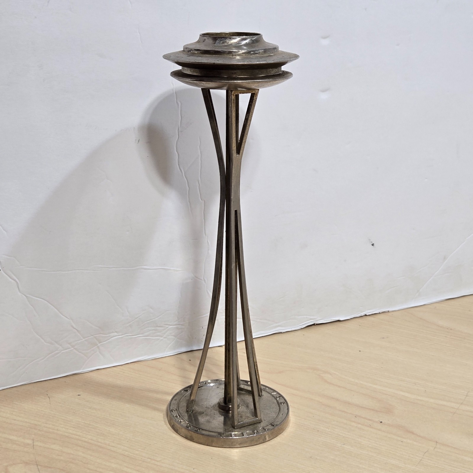 Vintage Seattle World’s Fair Space Needle Seattle Table – Lighter Missing