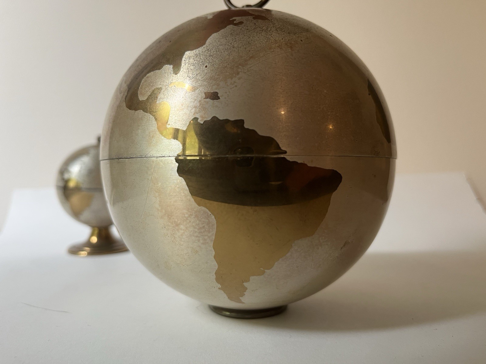 1950s/60s Globe Cigarette Dispenser With Matching lighter
