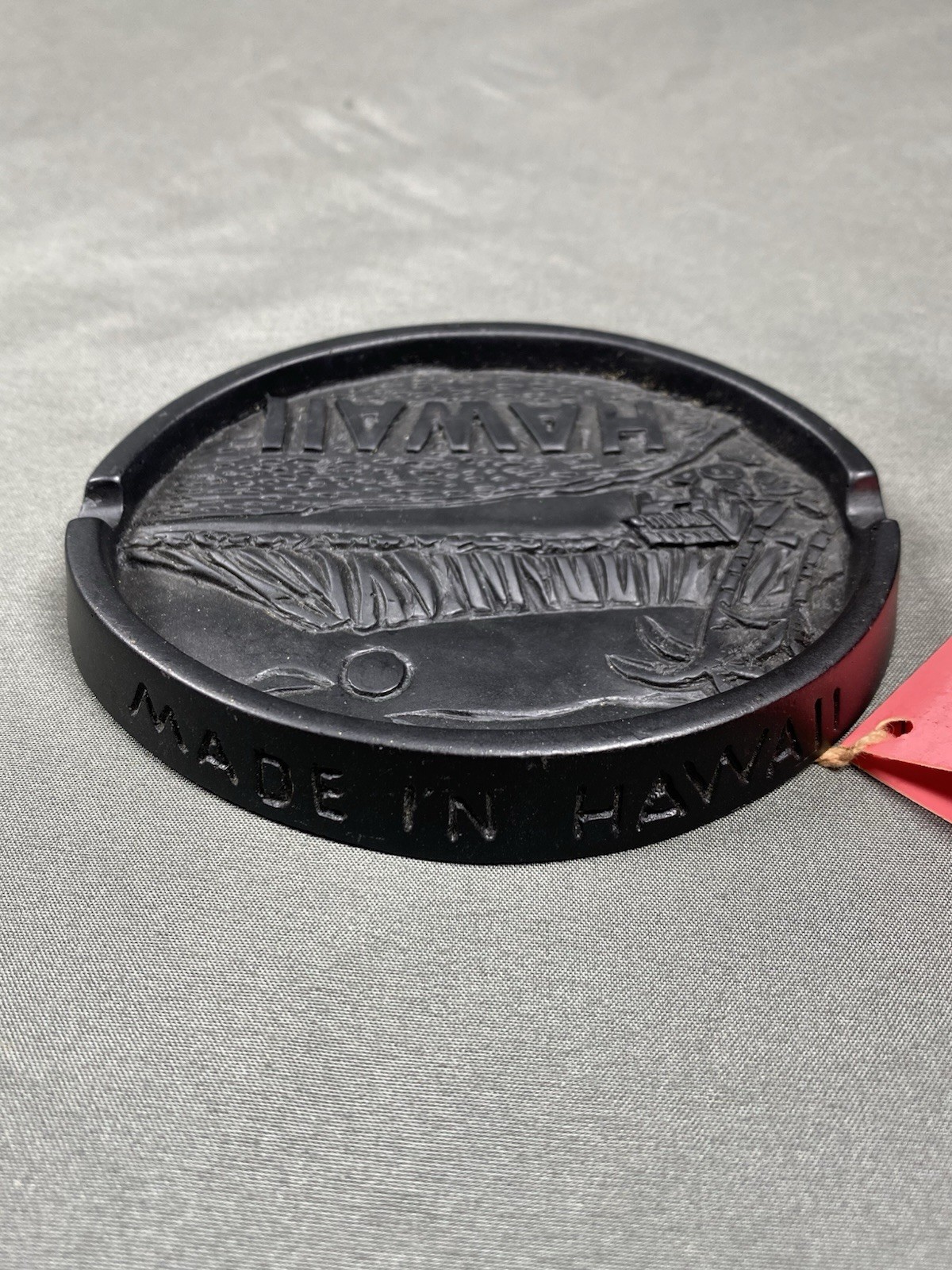 VINTAGE HAWAIIAN LAVA ASHTRAY/SOAP DISH ‘A HIP ORIGINAL’ VOLCANO SCENE W/ TAG